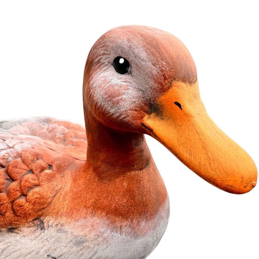 detail české ruční výroby kachny